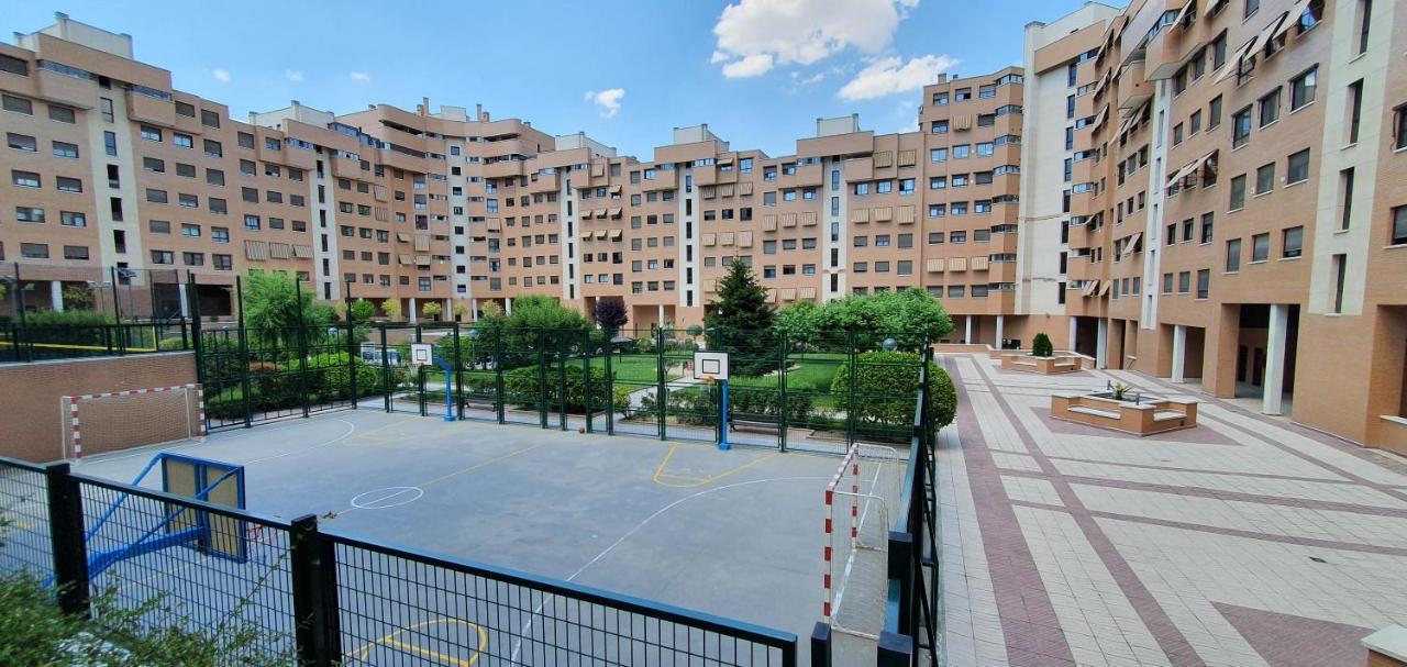 Residencial En Madrid Alquiler De Corta Estancia No Turistico Exterior foto